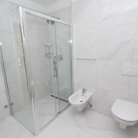 Apartman Modernes Direkt Am Und Nur 400 Meter Zum - In