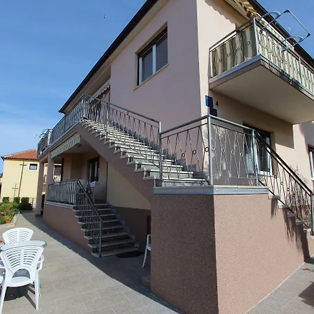 Apartman Modernes Direkt Am Und Nur 400 Meter Zum - In Rovinj