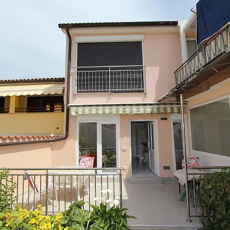 Modernes Direkt Am Und Nur 400 Meter Zum - In Rovinj
